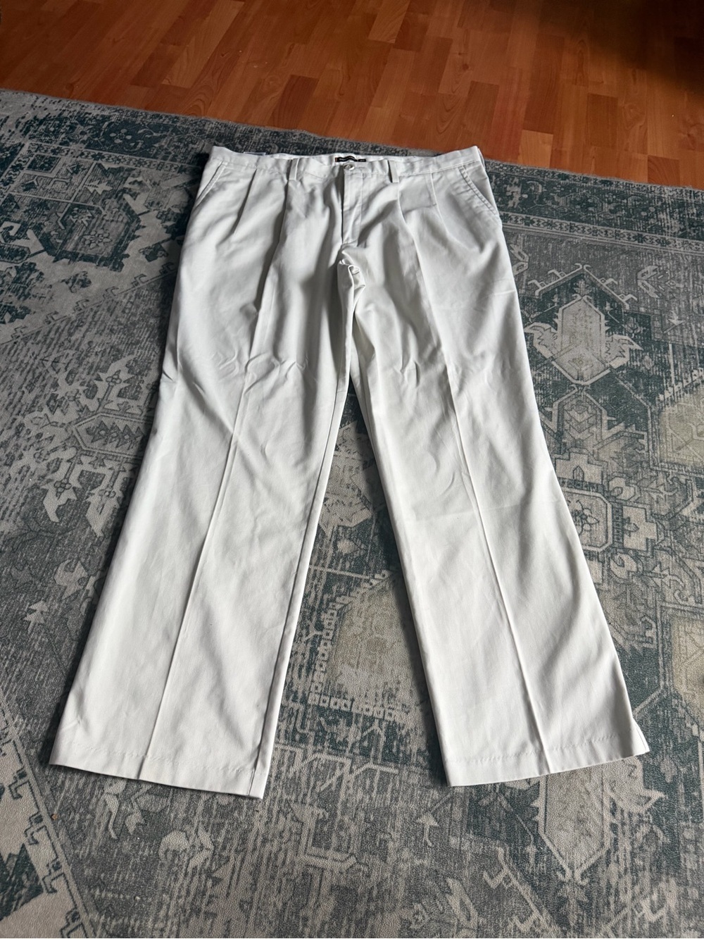 Dockers men’s classic fit pleated khaki pants trousers size 40x32